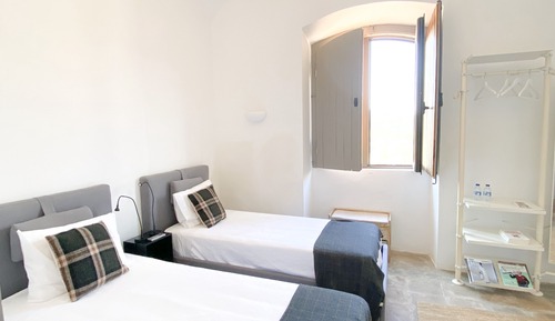 Habitación con 2 camas individuales