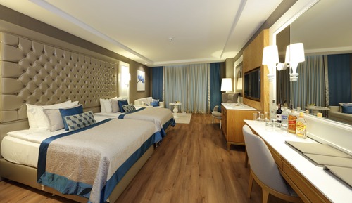 Deluxe Room, Land View