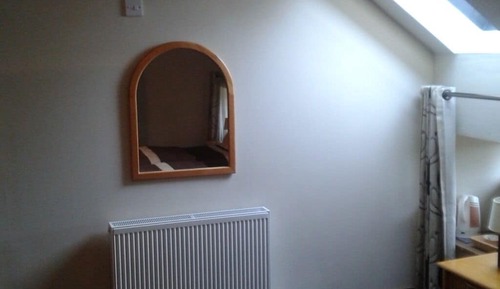 Habitación con 1 cama doble o 2 individuales, baño privado