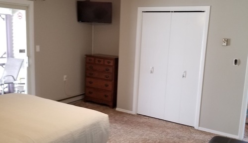 Habitación, 1 cama de matrimonio con sofá cama, junto a la piscina