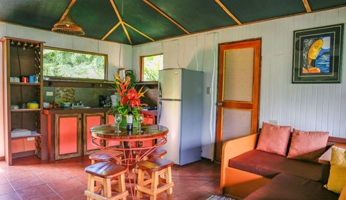 Casa económica, 1 habitación, balcón, vistas a la montaña