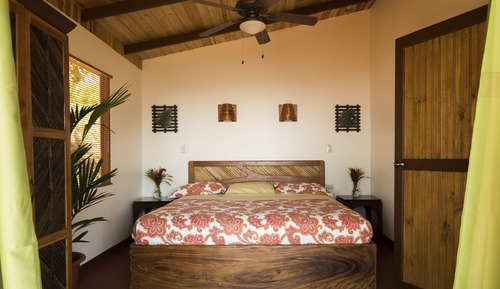 Casa familiar, 2 habitaciones, cocina básica, vistas a la montaña