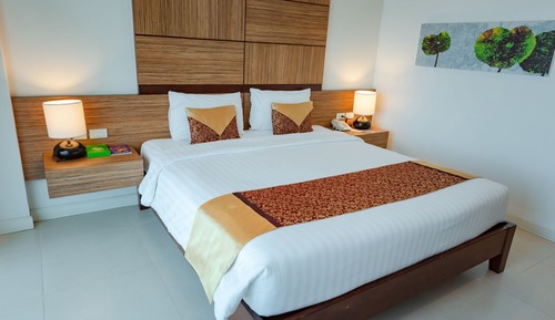 Deluxe double bed