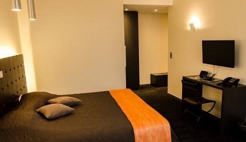 Habitación Confort con 1 cama doble o 2 individuales (Room Service)