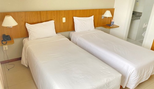 Quarto Standard Superior ( 2 Camas de Solteiro ou 1 Cama de Casal)