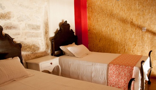 Habitación familiar, varias camas, vistas al jardín, entresuelo
