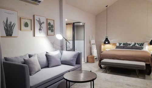 Deluxe Room with Pool Access