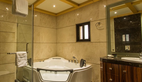 Suite estudio ejecutiva, 1 cama de matrimonio, bañera de hidromasaje