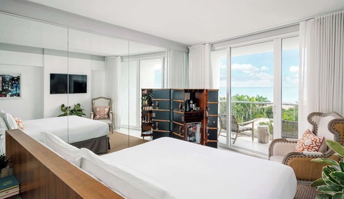 Habitación, 1 cama de matrimonio grande, balcón (Oceanfront)