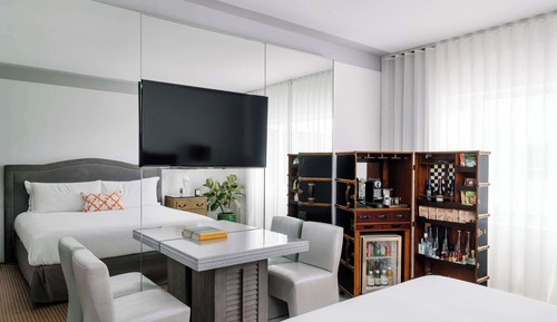 Suite estudio, 1 cama de matrimonio grande con sofá cama