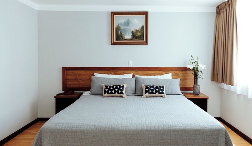 Habitación con cama king, sin aire acondicionado