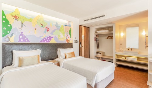 Habitación Deluxe con 1 cama doble o 2 individuales, vistas a la piscina