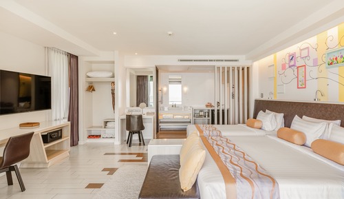 Habitación triple Deluxe, balcón, vistas al mar
