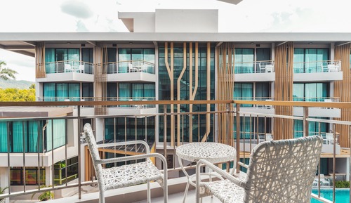 Habitación Deluxe con 1 cama doble o 2 individuales, vistas parciales al mar
