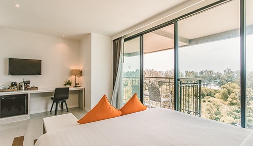 Habitación triple familiar, vistas al jardín