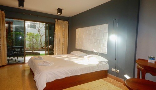 Habitación económica doble, 1 cama de matrimonio grande, terraza, planta baja