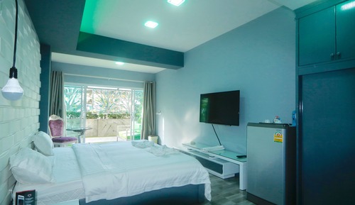 Habitación Elite doble, 1 cama de matrimonio grande, acceso a la piscina, junto a la piscina