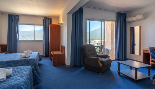 Habitación cuádruple, vistas al mar
