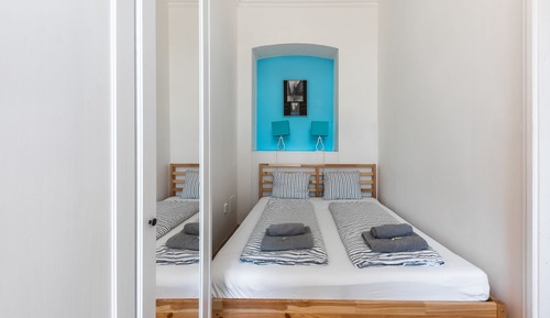 Habitación cuádruple básica, baño compartido