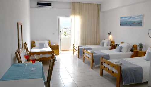 Habitación cuádruple básica (Economy)
