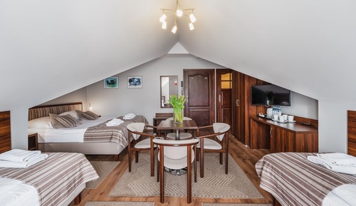 Habitación cuádruple estándar, balcón