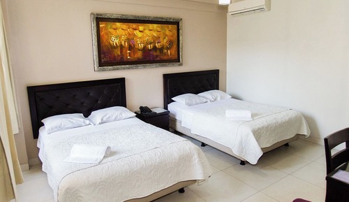 Habitación con 2 camas individuales