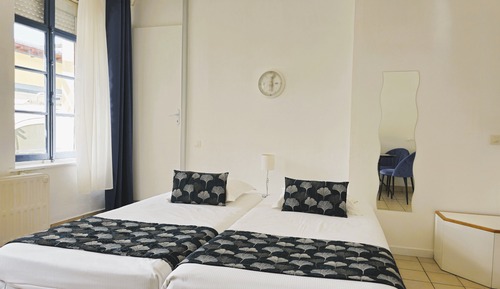 Habitación con 2 camas individuales