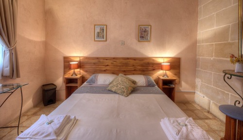 Habitación Confort con 1 cama doble o 2 individuales