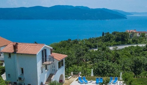 Apartamento (One Bedroom Apartment with Pool)