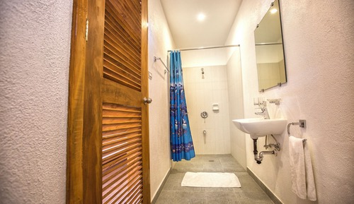 Habitación económica con 2 camas individuales, patio, vistas al jardín