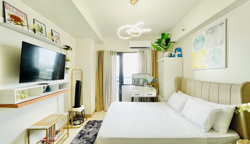 Estudio familiar, 1 cama de matrimonio con sofá cama, balcón, junto a la piscina