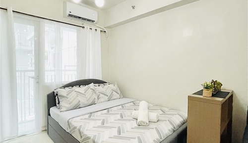 Estudio clásico, 1 cama doble, no fumadores, balcón