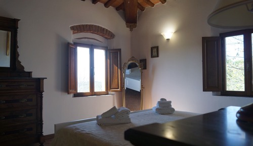 Apartamento estándar, 2 habitaciones, vistas a la colina, en una planta alta