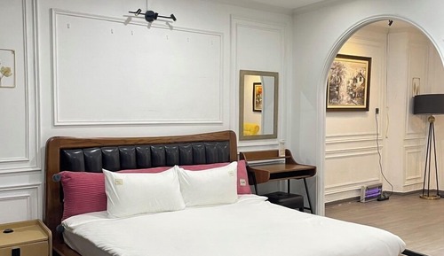 Habitación Deluxe, 1 cama de matrimonio grande con sofá cama, vistas a la ciudad
