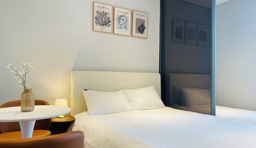 Habitación con 2 camas individuales, vistas a la ciudad