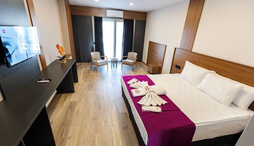 Habitación superior, 1 cama de matrimonio, balcón