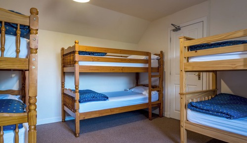 Dormitorio compartido económico