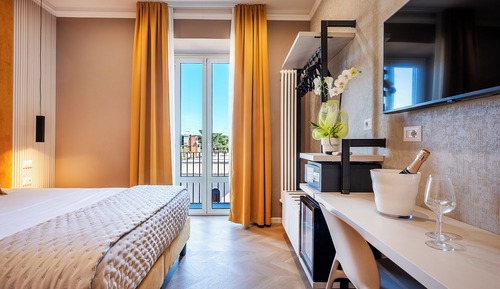 Habitación panorámica con 1 cama doble o 2 individuales, balcón