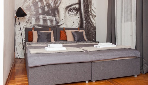 Urban Room 5