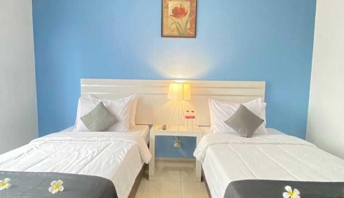 Habitación con 1 cama doble o 2 individuales, 2 camas individuales, balcón, vistas al jardín