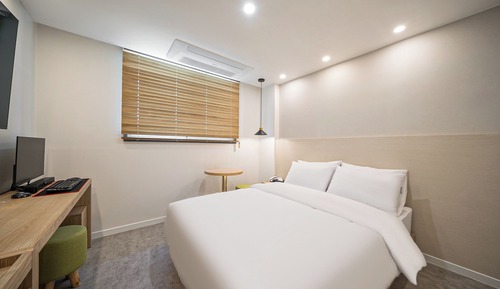 Habitación estándar doble, 1 cama doble, no fumadores, baño privado (Self Check-in)