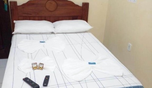 Habitación básica con 2 camas individuales