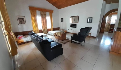 Apartamento familiar, balcón, vistas al jardín