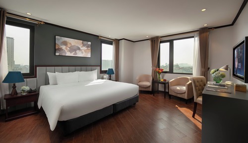 May De Ville Suite