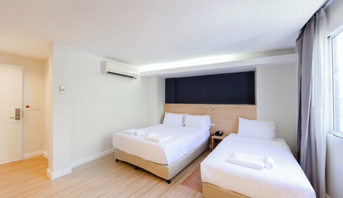Habitación triple básica, varias camas, no fumadores, baño privado