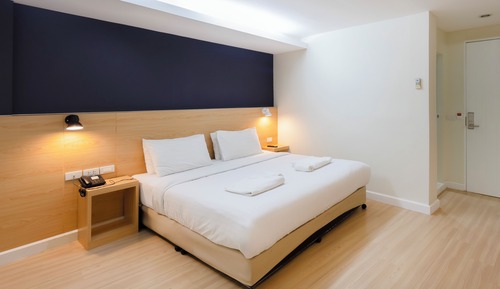 Habitación básica doble, no fumadores, baño privado