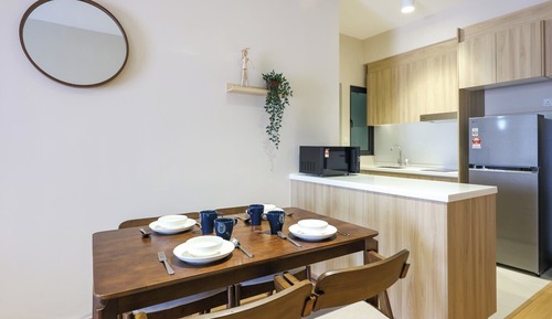 Habitación triple Deluxe, balcón, vistas a la piscina