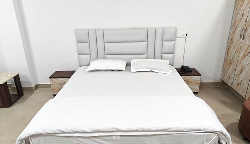 Habitación Deluxe con 1 cama doble o 2 individuales, balcón, vistas a la ciudad