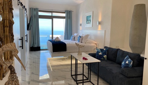 Habitación superior, balcón, vistas al mar