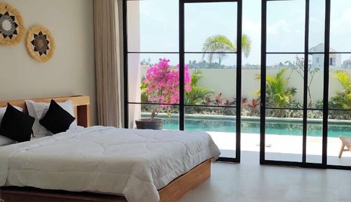 Habitación doble superior, vistas a la piscina